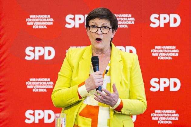 14 04 2025 Dialogue conference of the SPD party leadership in Hanover before the start of the SPD membership vote on the SPDs negotiated coalition agreement with the CDU and CSU In the picture Saskia Esken Party Chairwoman , Hanover Lower Saxony Germany Career Campus
