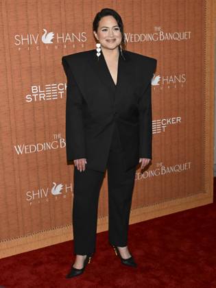 April 14, 2025, Los Angeles, California, USA: Lily Gladstone attends The Wedding Banquet Los Angeles Premiere. Los Angeles USA - ZUMAb173 20250414_aap_b173_043 Copyright: xBillyxBennightx
