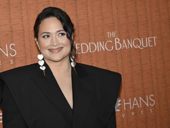 April 14, 2025, Los Angeles, California, USA: Lily Gladstone attends The Wedding Banquet Los Angeles Premiere. Los Angeles USA - ZUMAb173 20250414_aap_b173_057 Copyright: xBillyxBennightx