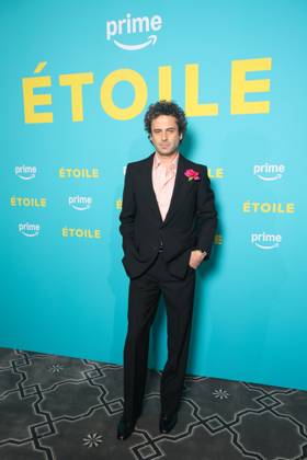 Amazon Prime Video series Etoile premiere at the Bourbon Gallery Celebrities arrive on the red carpet Avant premiere de la serie Etoile dAmazon Prime Video a la galerie Bourbon Celebrities arrive on the red carpet Luke Kirby Amazon Prime Video series Etoile premiere at the Bourbon Gallery Celebrities arrive on the red carpet Preview of the Amazon Prime Video series Etoile at the Bourbon gallery 443321 2025 04 23 Paris France  Copyright: xSebastienxFremontx xStarfacex STAR_443321_057
