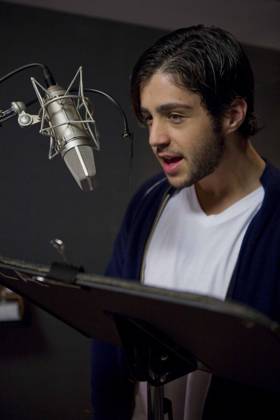 Ice Age: Dawn of the Dinosaurs - filmstill SCENE - Josh Peck voices daredevil possum Eddie. in Ice Age: Dawn of the Dinosaurs 3 EDITORIAL USE ONLY Copyright: xCAP PLFx