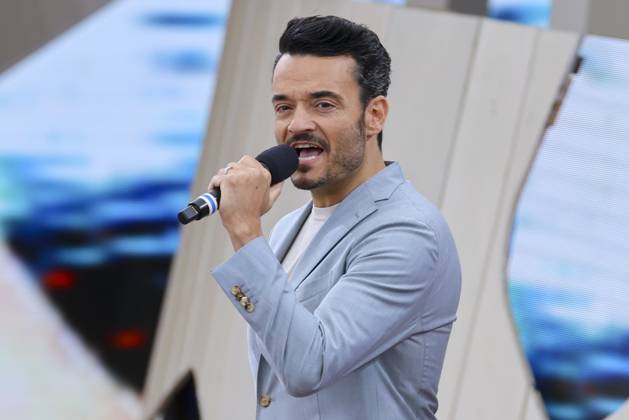 Giovanni Zarella stands on the stage, Saisoneroeffnung, ZDF Fernsehgarten, ZDF Sendezentrum on May 04, 2025 in Mainz, Germany Photo by Marco Steinbrenner DeFodi Images Giovanni Zarella stands on the stage, Saisoneroeffnung, ZDF Fernsehgarten, ZDF Sendezentrum, May 4, 2025 in Mainz, Germany Photo by Marco Steinbrenner DeFodi Images