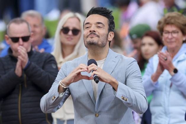 Giovanni Zarella stands on the stage, Saisoneroeffnung, ZDF Fernsehgarten, ZDF Sendezentrum on May 04, 2025 in Mainz, Germany Photo by Marco Steinbrenner DeFodi Images Giovanni Zarella stands on the stage, Saisoneroeffnung, ZDF Fernsehgarten, ZDF Sendezentrum, May 4, 2025 in Mainz, Germany Photo by Marco Steinbrenner DeFodi Images