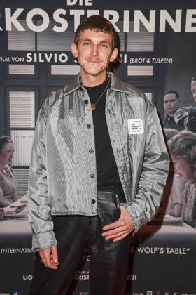 Jashua Seelenbinder as a guest on the red carpet at the cinema film premiere Die Vorkosterinnen at Kino Babylon on 05 05 2025 in Berlin Berlin Germany