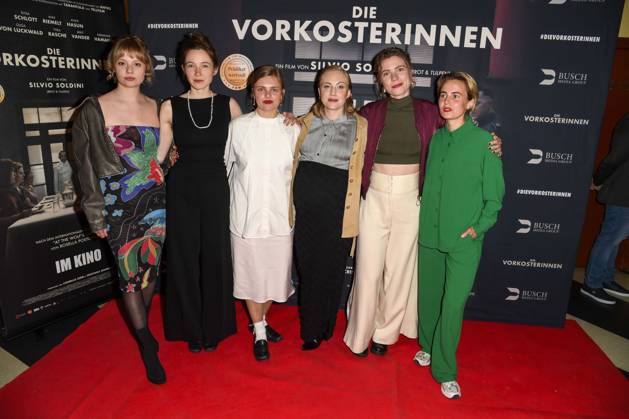 Berit Vander, Kriemhild Hamann, Emma Falck, Elisa Schlott, Thea Rasche and Olga Von Luckwald actresses as guests on the red carpet at the cinema film premiere Die Vorkosterinnen at Kino Babylon on 05 05 2025 in Berlin Berlin Germany