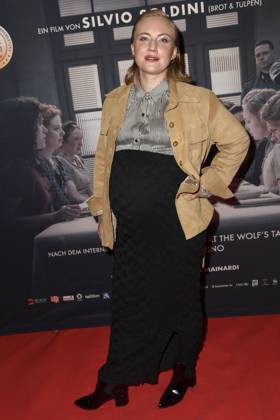 Elisa Schlott pregnant as a guest on the red carpet at the cinema film premiere Die Vorkosterinnen at Kino Babylon on 05 05 2025 in Berlin Berlin Germany
