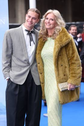 . 06 05 2025. London, United Kingdom. Penny Lancaster and son arriving at the Ocean with David Attenborough premiere in London.  xStephenxLockx xi-Imagesx IIM-25922-0010