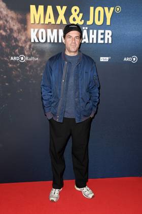 DJ Schowi bei der Premiere der 3teiligen ARD Doku Filmreihe öMax und Joy - komm naeher (ab 8.5.205 in der ARD Mediathek) am 7.05.2025 in der Astor Filmlounge in Berlin ARD Doku Serie Max & Joy- komm naeher feiert Premiere in Berlin 