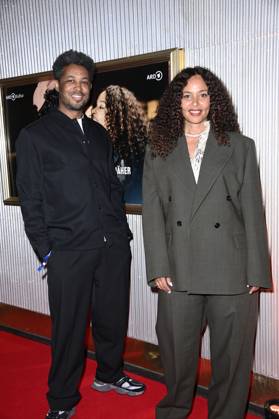 Sekou Neblett and Joy Denalane at the premiere of the ARD documentary series Max Joy Komm näher in the Astor Film Lounge Berlin, 07 05 2025 Foto:xN.xKubelkax xFuturexImagex joy_5541