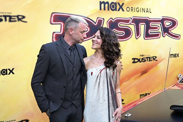 Camille Guaty with husband Sy Rhys Kaye at the premiere of the HBO Max original series Duster at Universal Studios Universal City, 08 05 2025 Foto:xD.xStarbuckx xFuturexImagex duster_5554