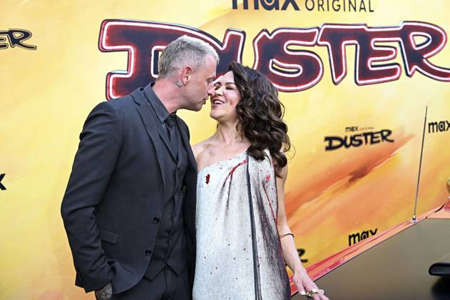 Camille Guaty with husband Sy Rhys Kaye at the premiere of the HBO Max original series Duster at Universal Studios Universal City, 08 05 2025 Foto:xD.xStarbuckx xFuturexImagex duster_5555