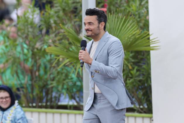Giovanni Zarella stands on the stage, Saisoneroeffnung, ZDF Fernsehgarten, ZDF Sendezentrum on May 04, 2025 in Mainz, Germany Photo by Marco Steinbrenner DeFodi Images Giovanni Zarella stands on the stage, Saisoneroeffnung, ZDF Fernsehgarten, ZDF Sendezentrum, May 4, 2025 in Mainz, Germany Photo by Marco Steinbrenner DeFodi Images