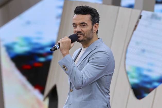 Giovanni Zarella stands on the stage, Saisoneroeffnung, ZDF Fernsehgarten, ZDF Sendezentrum on May 04, 2025 in Mainz, Germany Photo by Marco Steinbrenner DeFodi Images Giovanni Zarella stands on the stage, Saisoneroeffnung, ZDF Fernsehgarten, ZDF Sendezentrum, May 4, 2025 in Mainz, Germany Photo by Marco Steinbrenner DeFodi Images