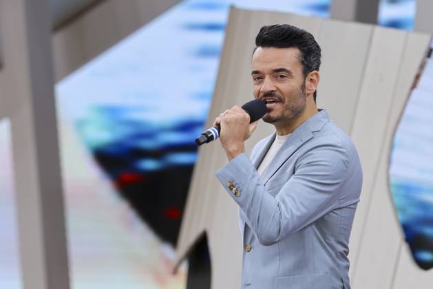 Giovanni Zarella stands on the stage, Saisoneroeffnung, ZDF Fernsehgarten, ZDF Sendezentrum on May 04, 2025 in Mainz, Germany Photo by Marco Steinbrenner DeFodi Images Giovanni Zarella stands on the stage, Saisoneroeffnung, ZDF Fernsehgarten, ZDF Sendezentrum, May 4, 2025 in Mainz, Germany Photo by Marco Steinbrenner DeFodi Images