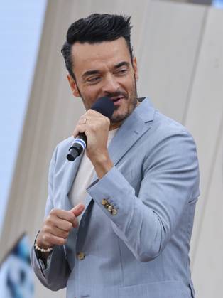 Giovanni Zarella stands on the stage, Saisoneroeffnung, ZDF Fernsehgarten, ZDF Sendezentrum on May 04, 2025 in Mainz, Germany Photo by Marco Steinbrenner DeFodi Images Giovanni Zarella stands on the stage, Saisoneroeffnung, ZDF Fernsehgarten, ZDF Sendezentrum, May 4, 2025 in Mainz, Germany Photo by Marco Steinbrenner DeFodi Images