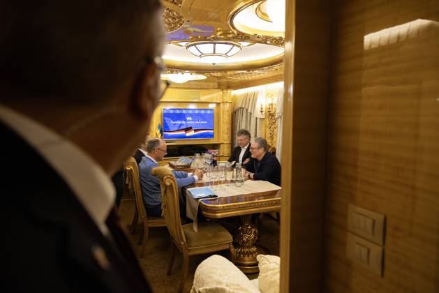 Prime Minister Keir Starmer visits Ukraine 10 05 2025. Kyiv, Ukraine. Prime Minister Keir Starmer, and Friedrich Merz, German Chancellor meet for a bilateral as they travel on the train to meet Volodymyr Zelenskyy, President of Ukraine during a visit to Ukraine., Credit:Simon Dawson Avalon Ukraine, Kyiv  Copyright: xSimonxDawsonx xAvalonx 0997539218