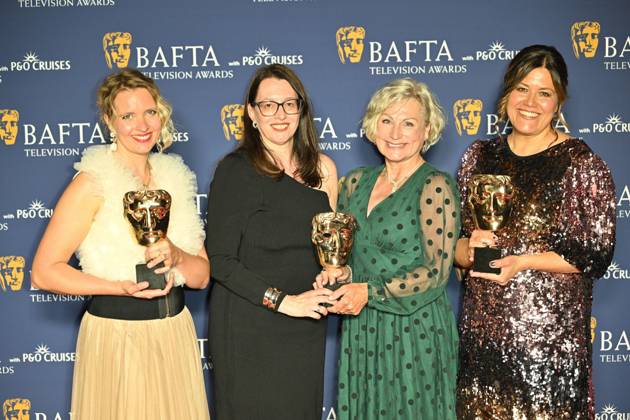 BAFTA TV Awards, Winners, London, UK, 11 May 2025. London, UK, 11 May 2025. Elle While, Vanessa Amberleigh and Anna Perowne with a member of the cast and crew poses with the Scripted Award for CBeebies As You Like It at Shakespeare s Globe on the Winners Carpet at the BAFTA Television Awards with P&O Cruises at the Royal Festival Hall, London, UK., Credit:Lee Floyd Avalon UK, London, Royal Festival Hall Copyright: xLeexFloydx xAvalonx 0998025524