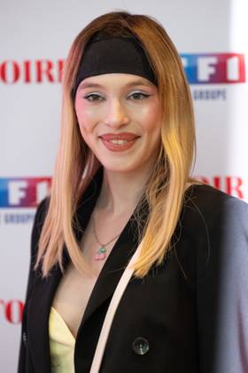 Sous les paillettes, la rage premiere at TF1 Celebrities arrive on the red carpet Avant premiere de Sous les paillettes, la rage a TF1 Arrivees des celebrites sur le tapis rouge Andrea Furet Premiere of the film Sous les paillettes, la rage in Paris 444039 2025 05 12 Paris France  Copyright: xSebastienxFremontx xStarfacex STAR_444039_064