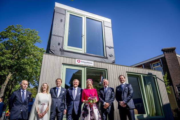 13-05-2025 Utrecht Queen Maxima and King Willem-Alexander visited the Old Town Hall from 1375, which forms a whole with the IJsselpoort Montfoort and Daiwa House a company that specialises in sustainable and fast construction solutions in Montfoort. Â Copyright: xPPEx