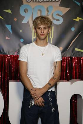 Theo Carow at the photocall for the premiere of the first season of the JOYN series Messiah Superstar at Bi Nuu Berlin on May 15, 2025