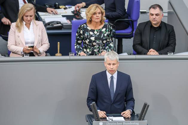 Election of the Federal Chancellor Plenary Chamber, Lectern Steffen Bilger CDU , First Parliamentary Secretary explains the CDU position for the second round of voting Berlin German Bundestag Berlin Germany