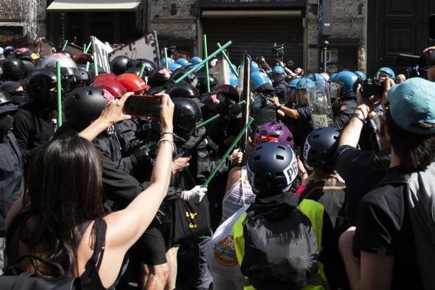 Photo IPP Diego Nangano Cappello Rome 26 05 2025 Demonstration Against the Security DDL in the photo moment of tension during the demonstration Italy Photo Press World Copyright