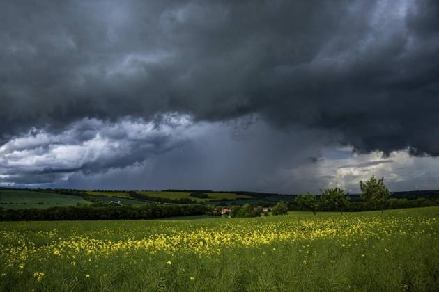 THUNDERSTORMS OVER THURINGIA FOR EDITORIAL PURPOSES ONLY EDITORIAL USE ONLY p 28 05 2025 Söllnitz A thunderstorm front moves over Thuringia in the afternoon, as seen here near Söllnitz Weimarer land Germany Thuringia Söllnitz Copyright SaschaxFromm Copyright: SaschaxFromm doc80uaf0zo152120uronqh ,EDITORIAL USE ONLY Copyright: SaschaxFromm