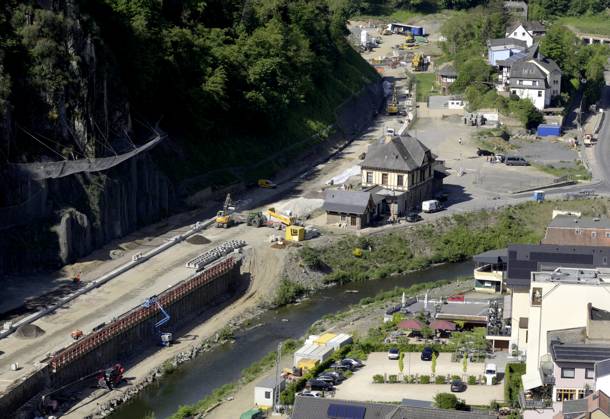 DEU , GERMANY After the flood disaster in July 2021 in the Ahr Valley Bahn AG is repairing and rebuilding the destroyed railway lines of the Ahr Valley Train , like here in Altenahr , in the middle the station is visible , 14 05 2025 DEU , GERMANY After the flood disaster in July 2021 in the Ahr Valley Bahn A