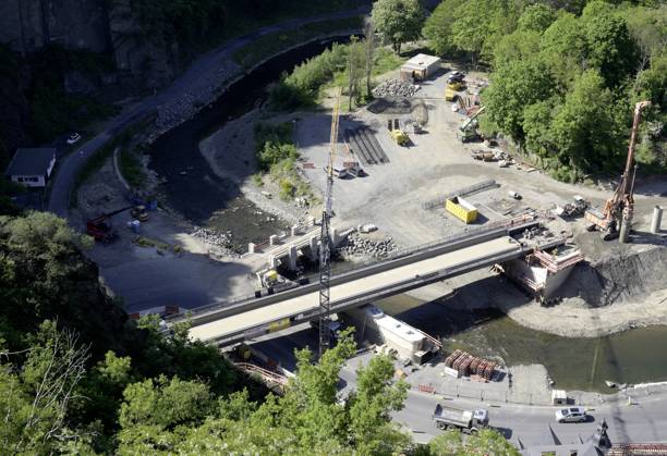 DEU , GERMANY After the flood disaster in July 2021 in the Ahr Valley Bahn AG is repairing and rebuilding the destroyed bridges and railway lines of the Ahr Valley Train , like here in Altenahr , 14 05 2025 DEU , GERMANY After the flood disaster in July 2021 in the Ahr Valley Bahn AG is repairing and rebuilding the destroyed bridges and railway lines of