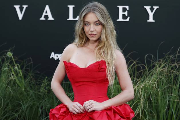 Sydney Sweeney arrives on the red carpet for the Echo Valley New York Premiere at AMC Lincoln Square 13 on June 04, 2025 in New York City.  NYP20250604203 JOHNxANGELILLO