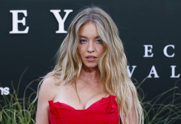 Sydney Sweeney arrives on the red carpet for the Echo Valley New York Premiere at AMC Lincoln Square 13 on June 04, 2025 in New York City.  NYP20250604204 JOHNxANGELILLO
