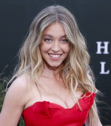 Sydney Sweeney arrives on the red carpet for the Echo Valley New York Premiere at AMC Lincoln Square 13 on June 04, 2025 in New York City.  NYP20250604220 JOHNxANGELILLO