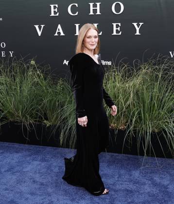 Julianne Moore arrives on the red carpet for the Echo Valley New York Premiere at AMC Lincoln Square 13 on June 04, 2025 in New York City.  NYP20250604226 JOHNxANGELILLO