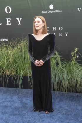 Echo Valley New York Premiere in New York, USA - 04 Jun 2025 Julianne Moore attends the Echo Valley New York Premiere at AMC Lincoln Square. New York United States Copyright: xRonxAdarx xSOPAxImagesx _radar_echovalley_20250604_02108