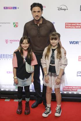 Guest, Alexander Milo and Rona Regjepi at the premiere of the ZDFneo series Chabos at the 11 Series Camp Festival 2025 at Cinenova Cinema Cologne, 05 06 2025 Foto:xR.xSchmiegeltx xFuturexImagex chabos_5601