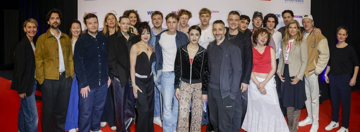 Eva Holtmann, Paula Kober, guest, Arina Prass, Johannes Kienast, Nico Marischka, Arsseni Bultmann, Nairi Hadodo, Jonathan Kriener, Denis Moschitto, David Schütter, Loran Alhasan, Maximilian Mauff, Mathilda Smidt, Maximilian Raffelt, Alexander Milo, Anke Engelke, cast and crew at the premiere of the ZDFneo series Chabos at the 11 Series Camp Festiv Foto:xR.xSchmiegeltx xFuturexImagex chabos_5654