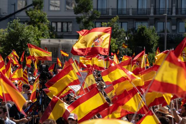 Thousands join anti-government protest in Madrid MADRID, SPAIN - JUNE 8: Massive demonstration is held in Plaza de Espana, led by Alberto Nunez Feijoo, leader of the conservative Popular Party (Partido Popular), against the government of President Pedro Sanchez, demanding his resignation over alleged corruption scandals involving his relatives and close political allies, in Madrid, Spain on June 8, 2025. Diego Radames Anadolu Madrid Spain. Editorial use only. Please get in touch for any other usage. Copyright: x2025xAnadoluxDiegoxRadamesx