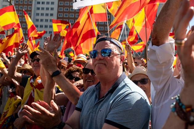 Thousands join anti-government protest in Madrid MADRID, SPAIN - JUNE 8: Massive demonstration is held in Plaza de Espana, led by Alberto Nunez Feijoo, leader of the conservative Popular Party (Partido Popular), against the government of President Pedro Sanchez, demanding his resignation over alleged corruption scandals involving his relatives and close political allies, in Madrid, Spain on June 8, 2025. Diego Radames Anadolu Madrid Spain. Editorial use only. Please get in touch for any other usage. Copyright: x2025xAnadoluxDiegoxRadamesx