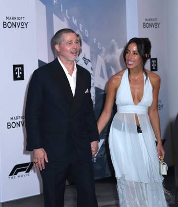 June 16, 2025, New York, Ny, United States: Brad Pitt and Ines de Ramon attend the World Premiere of Apple Original Films F1: The Movie at Times Square in New York. June 16, 2025. New York United States - ZUMAp281 20250616_zea_p281_018 Copyright: xPhotoxImagexPressx