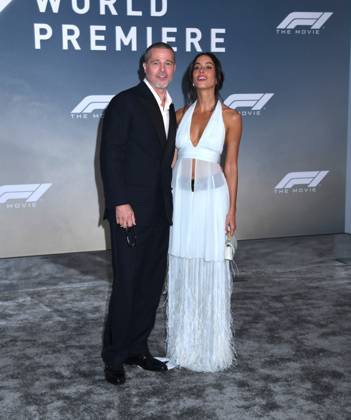 June 16, 2025, New York, Ny, United States: Brad Pitt and Ines de Ramon attend the World Premiere of Apple Original Films F1: The Movie at Times Square in New York. June 16, 2025. New York United States - ZUMAp281 20250616_zea_p281_023 Copyright: xPhotoxImagexPressx