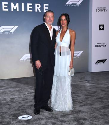 June 16, 2025, New York, Ny, United States: Brad Pitt and Ines de Ramon attend the World Premiere of Apple Original Films F1: The Movie at Times Square in New York. June 16, 2025. New York United States - ZUMAp281 20250616_zea_p281_026 Copyright: xPhotoxImagexPressx