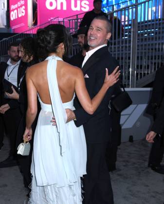 June 16, 2025, New York, Ny, United States: Ines de Ramon and Brad Pitt attend the World Premiere of Apple Original Films F1: The Movie at Times Square in New York. June 16, 2025. New York United States - ZUMAp281 20250616_zea_p281_046 Copyright: xPhotoxImagexPressx