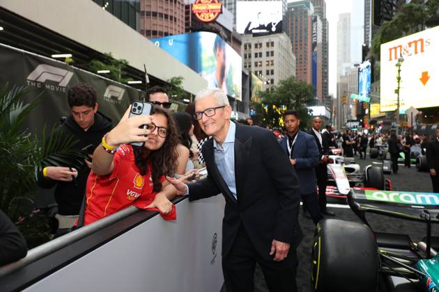 Red carpet arrivals for the World Premiere of Apple Original Films F1 The Movie in Times Square. F1 The Movie will be released in theatre s and in IMAX in partnership with Warner Bros. Pictures on June 27, 2025 Featuring: Tim Cook and fans Where: New York, New York, United States When: 16 Jun 2025 Credit: Marion Curtis StarPix for Apple Original Films INSTARimages EDITORIAL USE ONLY. NOT FOR USE BY NEWSPAPERS BASED IN THE UK. Copyright: xMarionxCurtisx xStarPixxforxApplexOriginalxFilmsx instar54848235