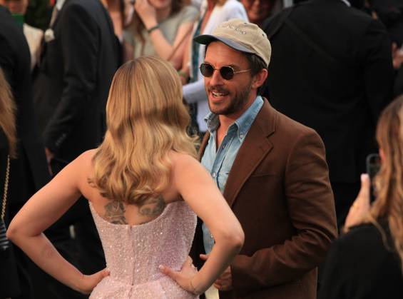 Jurassic World: Rebirth. World premiere London, UK. L-R: Jonathan Bailey, Scarlett Johansson, at the Jurassic World: Rebirth. World premiere. Odeon Luxe. Leicester Square. 17th July 2025. LMK11-S170625-001 Steve Bealing Landmark Media 