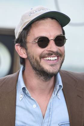 Jonathan Bailey at the world premiere of the movie Jurassic World Rebirth Jurassic World Rebirth at Odeon Luxe Leicester Square, London, 17 06 2025 Foto:xS.xVasx xFuturexImagex jurassic_5826