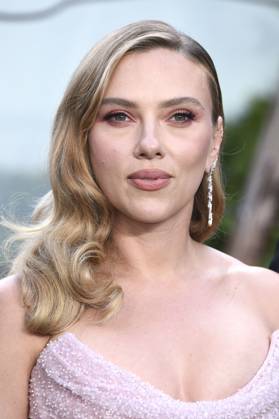 Scarlett Johansson at the world premiere of the movie Jurassic World Rebirth Jurassic World Rebirth at Odeon Luxe Leicester Square, London, 17 06 2025 Foto:xS.xVasx xFuturexImagex jurassic_5837