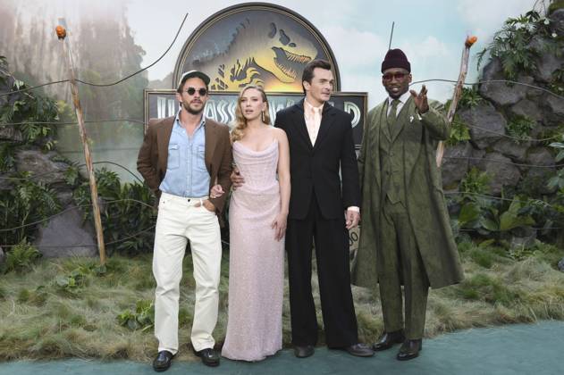 Jonathan Bailey, Scarlett Johansson, Rupert Friend and Mahershala Ali at the world premiere of the movie Jurassic World Rebirth Jurassic World The Rebirth at Odeon Luxe Leicester Square, London, 17 06 2025 Foto:xS.xVasx xFuturexImagex jurassic_5853