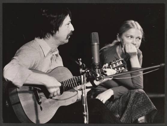 Wolf Biermann Cologne the Songwriter Wolf Biermann and the Actress and Singer Eva Maria Hagen during one joint Performance both Goods from 1965 to 1972 in the GDR Life partner Germany Copyright: xUnitedxArchivesx xGrevenStiftungx xKölnischexRundschaux xJochenxDziedzic KR_01_0000801_r EDITORIAL USE ONLY