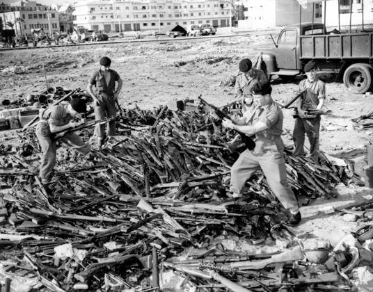 Suez crisis 1956 12 November 1956 Port Said, Egypt the Suez crisis, also Suez Sinai War called, was the Dispute between Israel and Egypt End October and Start November 1956, the to Cast the Sinai Peninsula through Israel led and the since Yea  Copyright: xUnitedxArchivesx xkpaxKeystonex 19561112_nin_k09_865