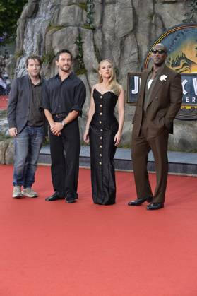 Gareth Edwards director , Jonathan Bailey, Scarlett Johansson and Mahershala Ali at the premiere of JURASSIC WORLD THE REBIRTH at the ZOO Palast in Berlin on 18 06 2025